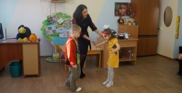 Дети играют бабку и дедку в &quotКолобке&quot Мария Золотарева, MagadanMedia
