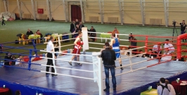 Один из поединков на звание чемпиона Виталий Моряков MagadanMedia