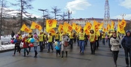 На День весны и труда по главным улицам Магадана прошли около 100 справедливоросов Мария Золотарева, MagadanMedia
