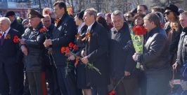 традиционная акция &quotСвеча памяти&quot Виталий Моряков MagadanMedia