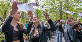 Авторы снимков оставляли на оборотной стороне фотографий свои контакты, чтобы с ними можно Александр Крылов, ИА MagadanMedia