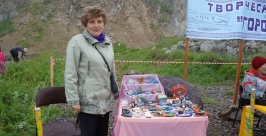 Камни с рисунком Мария Золотарева, MagadanMedia