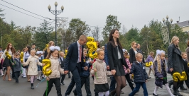 Праздничное шествие первоклашек в Магадане Александр Крылов, ИА MagadanMedia