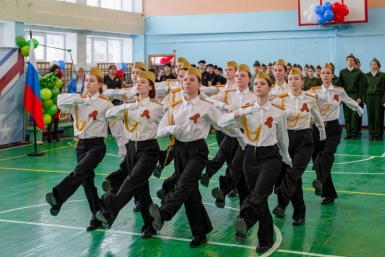 В Магадане прошел общегородской смотр песни и строя Источник
