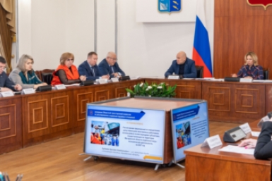 На Колыме обсудили квоты на привлечение иностранных работников Источник