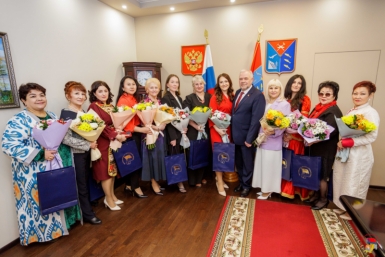 В Магаданской облдуме прошла встреча, посвященная 8 марта и Году единства народов РФ Источник