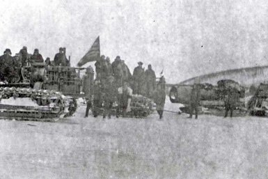 Тракторная колонна &quotCaterpillar&quot на зимнике. Колыма kolymastory.ru