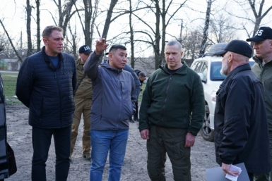 Юрий Трутнев проверил ход восстановительных работ на подшефных ДФО территориях ДНР Источник