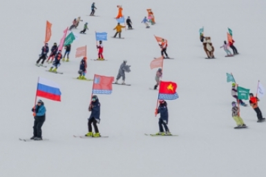 В Магадане открыли 6-й и 7-й этапы Кубка России по сноуборд-кроссу Источник