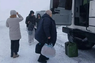 Стражи порядка эвакуировали 11 человек и кота из снежного плена на Капрановском перевале УМВД России по Магаданской области