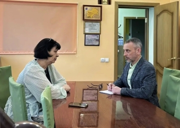 Дмитрий Шаповалов провел встречу с руководителем семейного театра &quotОсобое желание&quot Источник