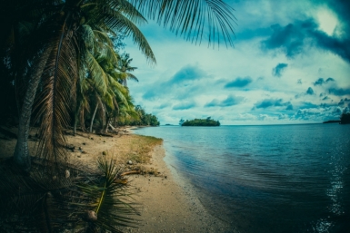 "Баунти-курорт" в Крыму: песчаный пляж, бирюзовое море и дешевые развлечения – хит 2026-го