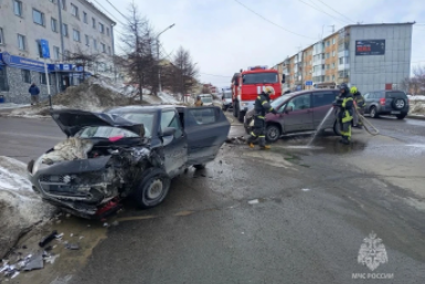 Тройное ДТП произошло на улице Пролетарской в центре Магадана