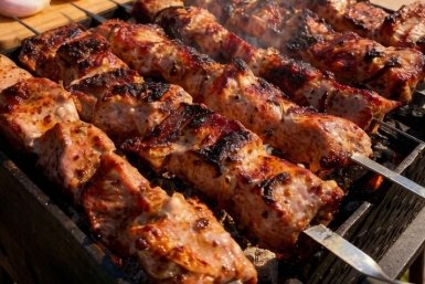 3 лучших маринада для шашлыка: Каждые майские праздники жарю мясо так - вкуснятина