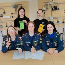 Амбассадоры программы &quotПрофессионалитет&quot помогают школьникам выбрать профессию Источник