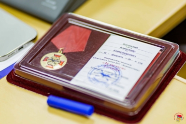 В Магаданской облдуме прошло награждение депутатов Источник