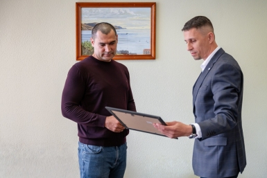 Магаданец Самандар Кадыров получил медаль за помощь бойцам в зоне СВО Источник