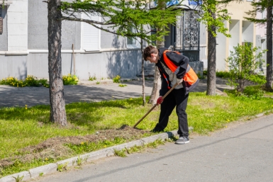 В Магадане городские службы продолжают благоустройство Источник