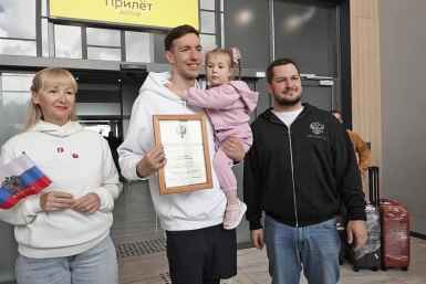Магадан встретил чемпиона: Иван Кожакин привёз на Колыму три медали чемпионата Европы по плаванию Правительство Магаданской области