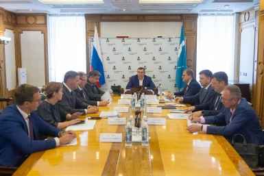 Рабочая встреча с Иваном Колесниковым в региональном правительстве пресс-служба правительства Сахалинской области