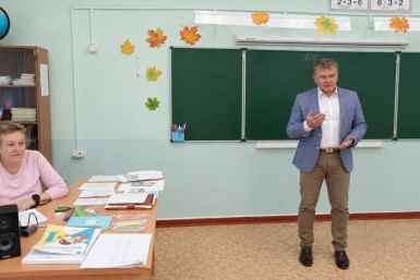 Председатель Магаданской гордумы принял участие в собраниях с родителями пресс-служба Думы города Магадана
