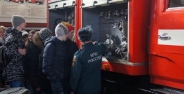День открытых дверей провели сотрудники пожарной части в Магадане Пресс-служба Дальневосточного регионального центра МЧС