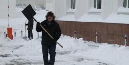 Сотрудники мэрии города Магадана вышли на уборку снега Пресс-служба мэрии Магадана