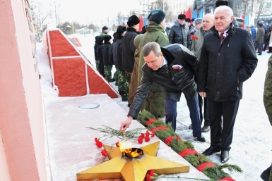 Губернатор Колымы и мэр Магадана возложили цветы Пресс-служба мэрии Магадана
