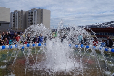 Водные архитектурные формы открыли в городском парке, сквере 70-летия Магадана, а также на площади Космонавтов Мария Золотарева, MagadanMedia