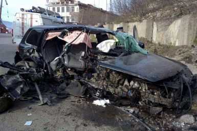 От автомобиля осталась груда искореженного железа	 Пресс-служба ГУ МЧС России по Магаданской области