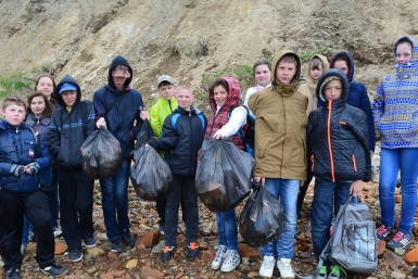 Отряд &quotЭколог&quot в рамках конкурса &quotТвой след на земле&quot в течение трех недель будет убирать мусор Алена Лукашук