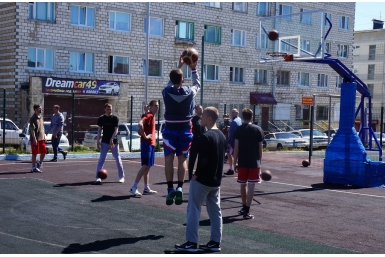 За звание лучшей стритбольной команды боролись магаданские фанаты оранжевого мяча Мария Золотарева, MagadanMedia