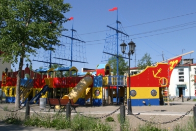 Огромный детский городок появился в отдаленном селе Тахтоямск на Колыме ИА MagadanMedia