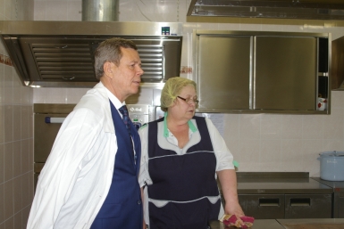 Мэр Магадана Сергей Абрамов в детском саду № 50 Ирина Рассказова