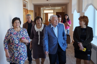 Школу посетили члены регионального Правительства во главе с губернатором Мария Золотарева, MagadanMedia