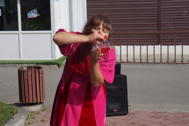 Шоу мыльных пузырей собрало в городском парке Магадана более 200 детей и взрослых Мария Золотарева, MagadanMedia