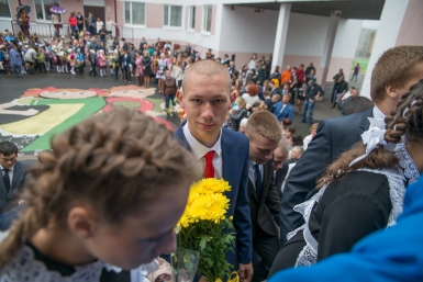 Праздничная линейка в Лицее № 1 имени Крупской Александр Крылов, ИА Magadanmedia