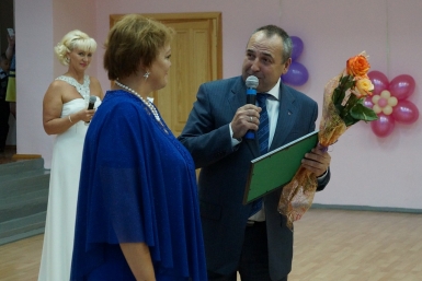 Юрий Гришан вручил грамоты и благодарственные письма воспитателям и дошкольным работникам Мария Золотарева, MagadanMedia