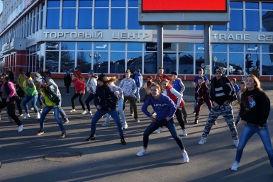 Как сделать &quotБезопасное селфи&quot магаданцам рассказали в танце Мария Золотарева, MagadanMedia