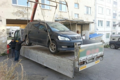 За долг в 100 тысяч рублей у магаданца забрали автомобиль ПАО &quotМагаданэнерго&quot