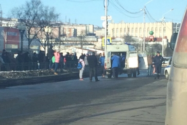 Джип сбил двух человек в центре Магадана Из соцсетей