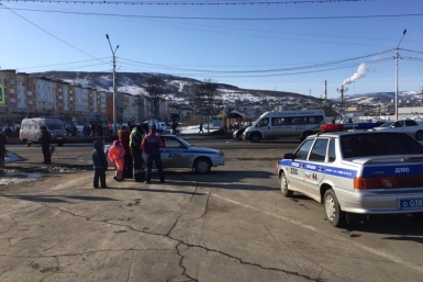 Джип сбил двух человек в центре Магадана Из соцсетей
