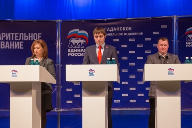 Алексей Мостовщиков и другие участники дебатов Александр Крылов, MagadanMedia