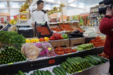 Здание рынка Фрэш арестовали судебные приставы Мария Золотарева, ИА MagadanMedia