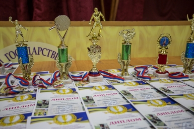 Лучших спортсменов наградили кубками, медалями и грамотами Александр Крылов, MagadanMedia