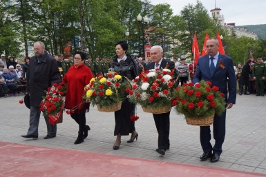Возложение цветов Мария Золотарева, MagadanMedia