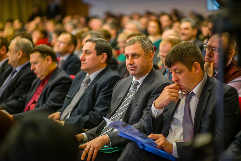 На собрании присутствовали руководители крупнейших предприятий региона, Фото с места события собственное