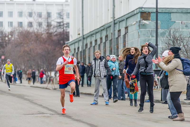 Финиш. Первым бежит спортсмен из 13 школы, Фото с места события собственное