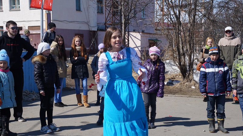 Повторяйте за ведущей!, Фото с места события собственное