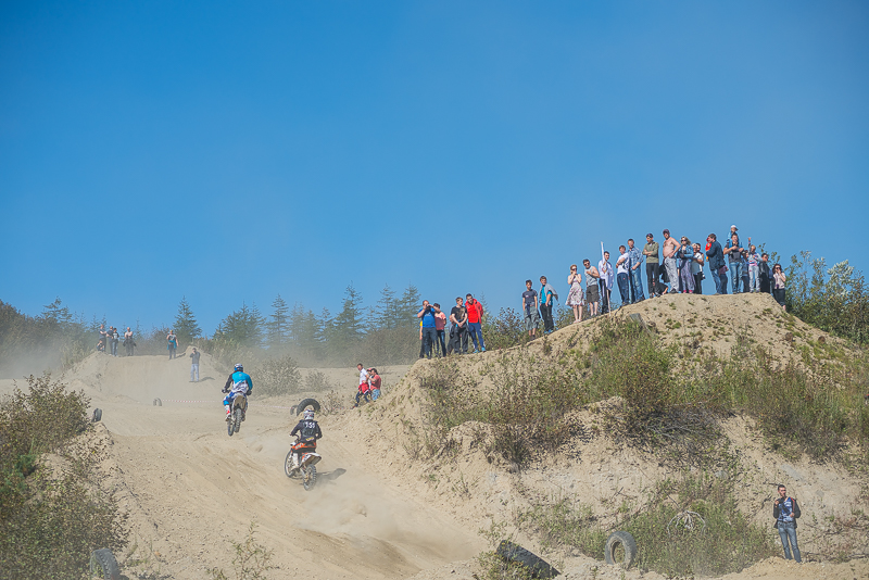 Зрители не выпускали фотоаппаратов и камер из рук, Фото с места события собственное